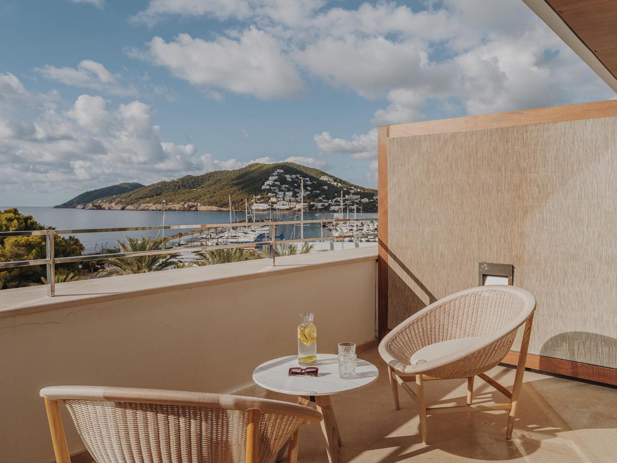 Grand Suite with Sea View & SPA access- Cloud 9,1588058263:JPEG